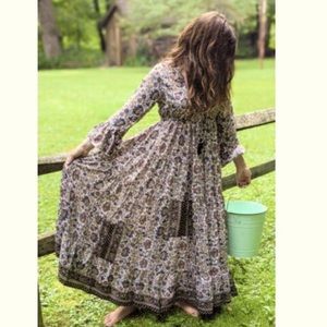 Chaudry maxi dress size small floral fall dress